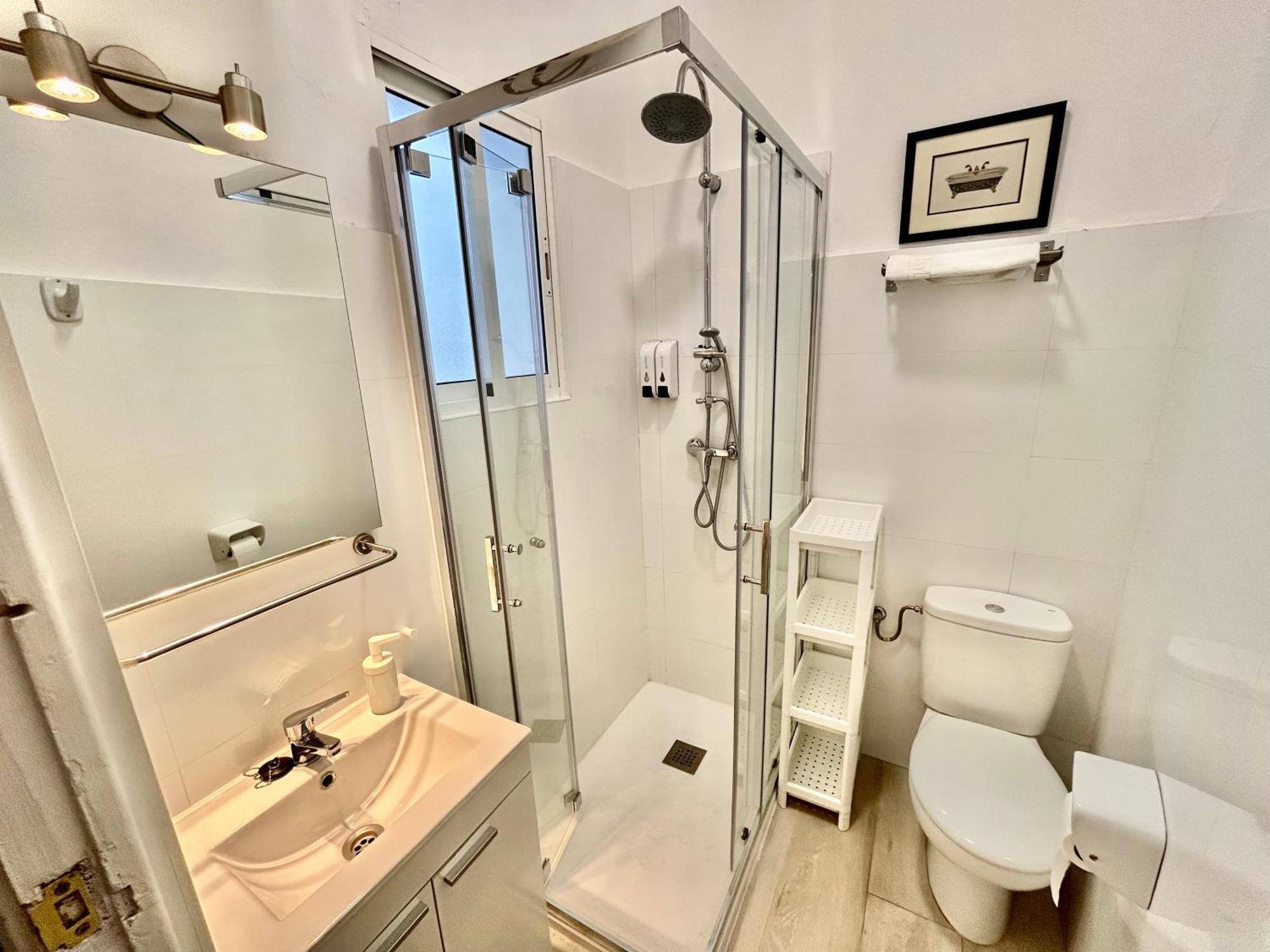 Acogedor Apt 8Pax 4Bdr 2Bth- Cozyhomesevilla2 Esterno foto